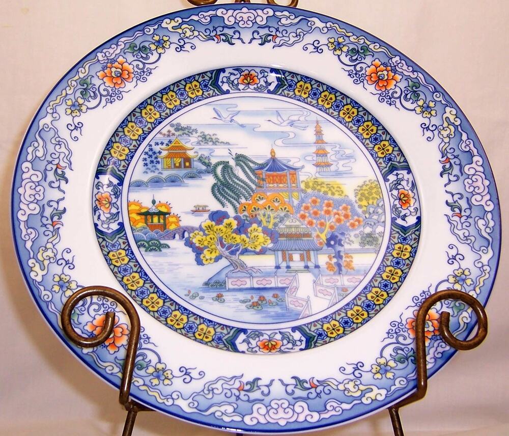 RL Jingdezhen China Porcelain Dinner Plate 10.75 Asian Landscape Chinoiserie